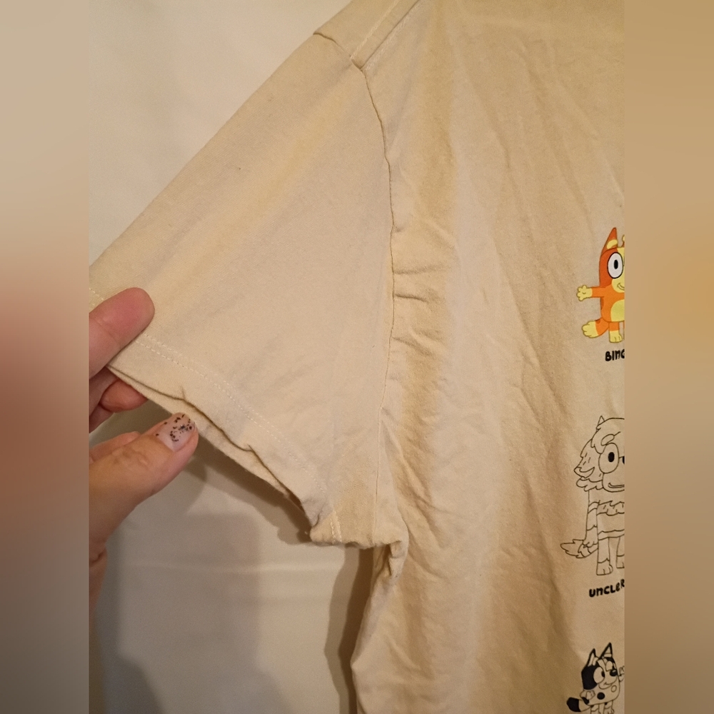 Bluey Graphic T-Shirt with Characters. Size 2x Cream Colored Short Sleeves. - Picture 5 of 5